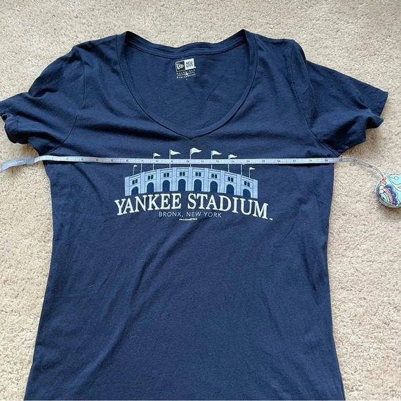 New Era Women’s 2019 NY Yankees Stadium T-shirt - Size L - EUC - 100% Cotton - Picture 5 of 7